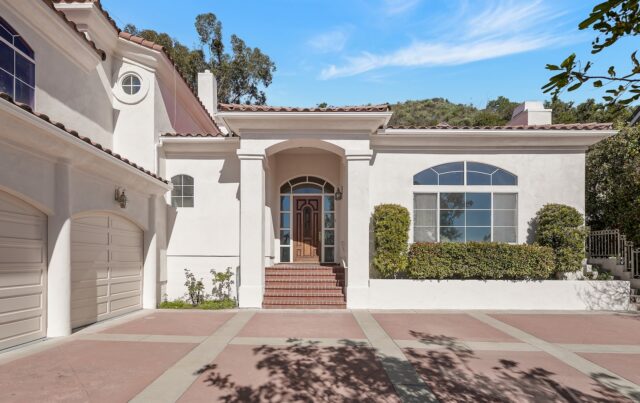 1563 Scenic Drive