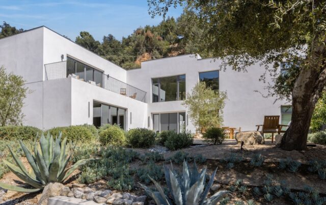 2210 Kinneloa Canyon Drive