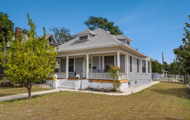 396 North Summit Avenue